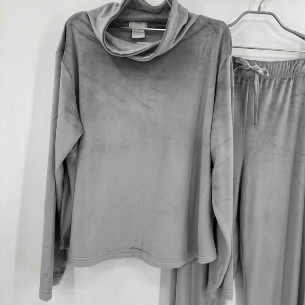 Velour set NWT SOFTIES 2X-3X Feather velour grey